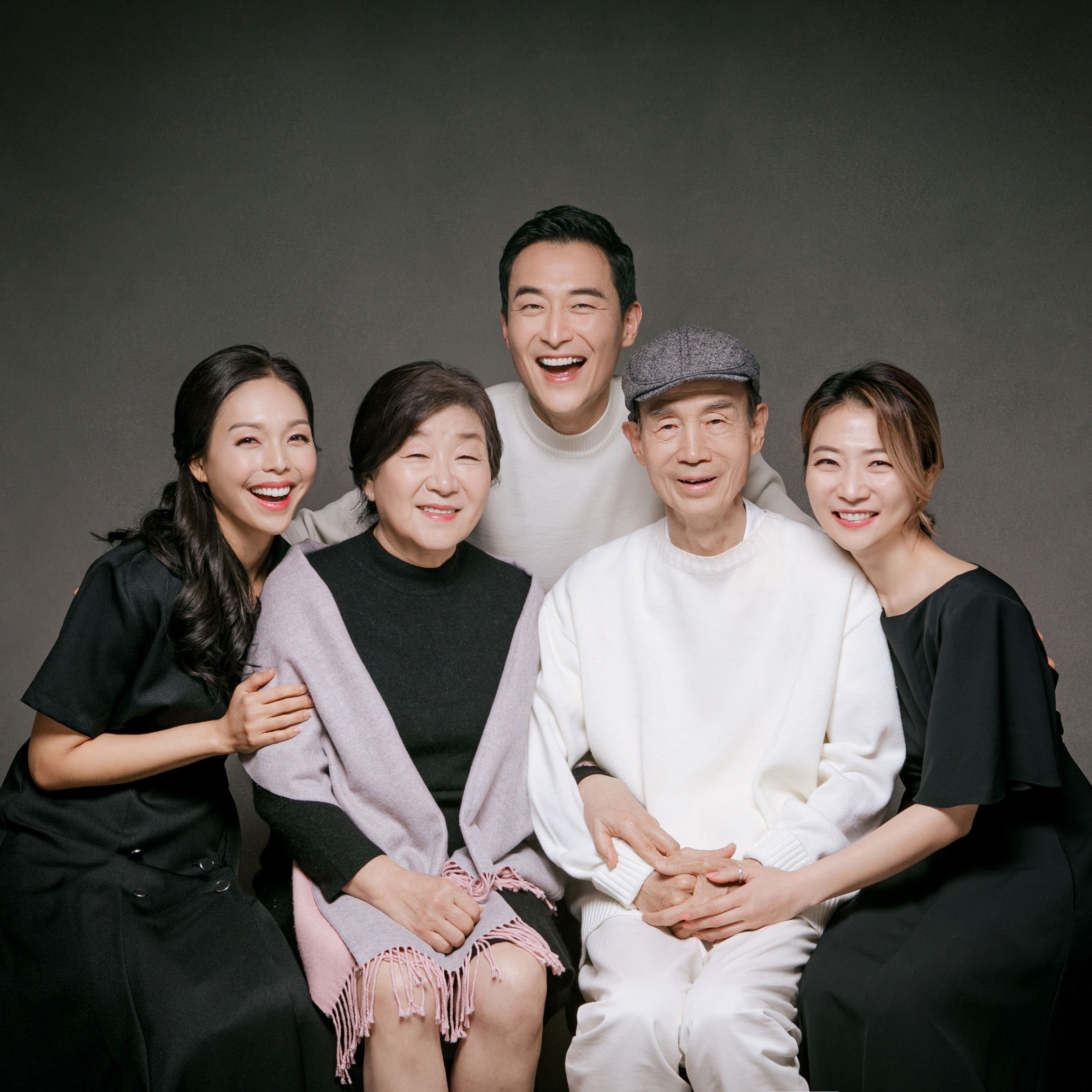 용산 가족사진 잘 찍는 대형 스튜디오 : 포시즌패밀리 서울점-강남