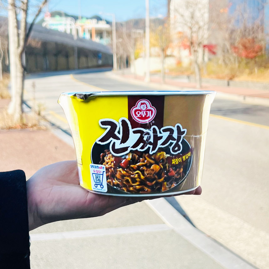 오뚜기 진짜장 용기 115g : 코코리빙마트