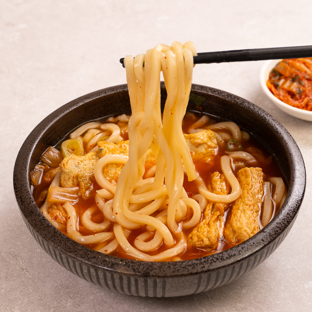 생초할매 김치우동 밀키트 800g 2인분 어묵우동전골 집들이음식 캠핑요리 : 생초할매