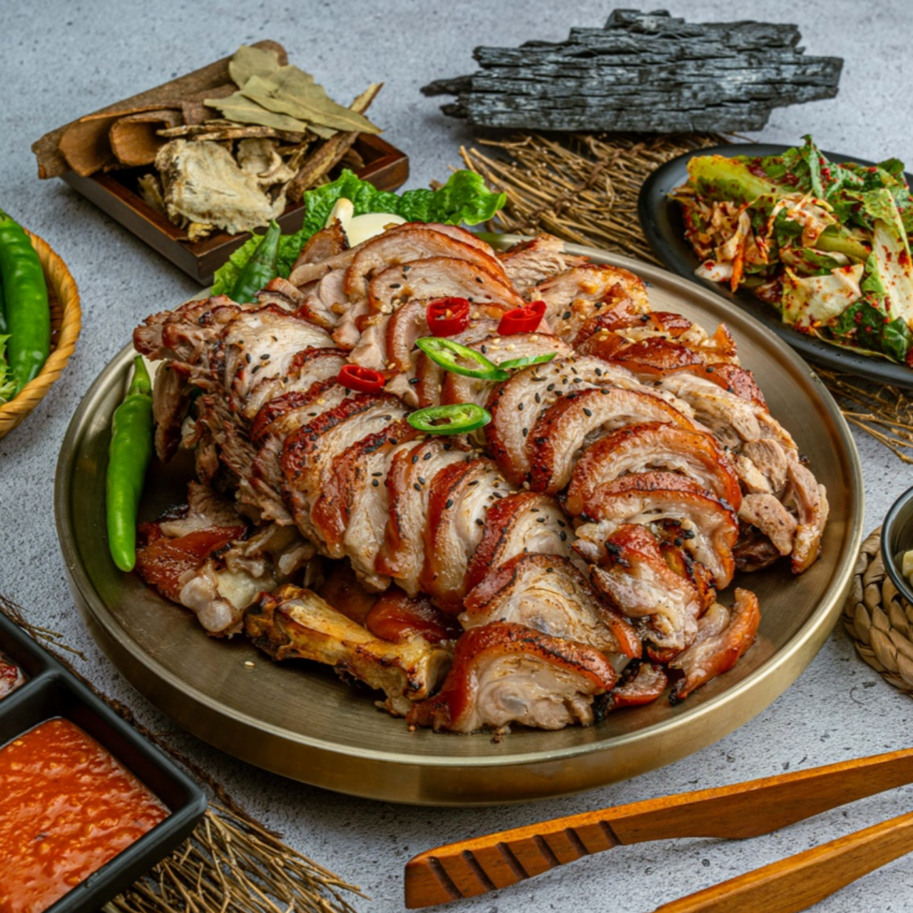 예가족발 국내산 앞다리 족발 전족 순살 무뼈 슬라이스 밀키트 오리지널 숯불 양념 300g : 예가족발본점