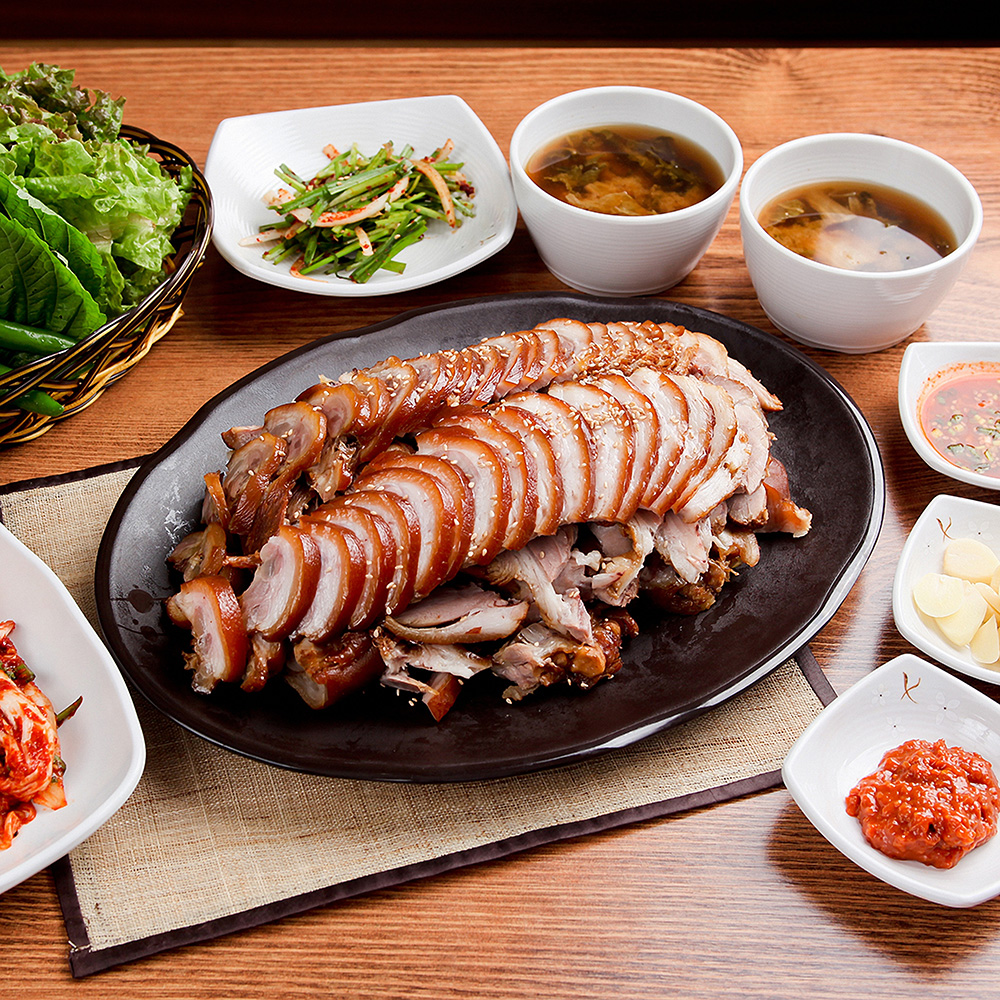 독일식 왕족발 슈바인학센 족발 한방족발 : 골라담자 몰