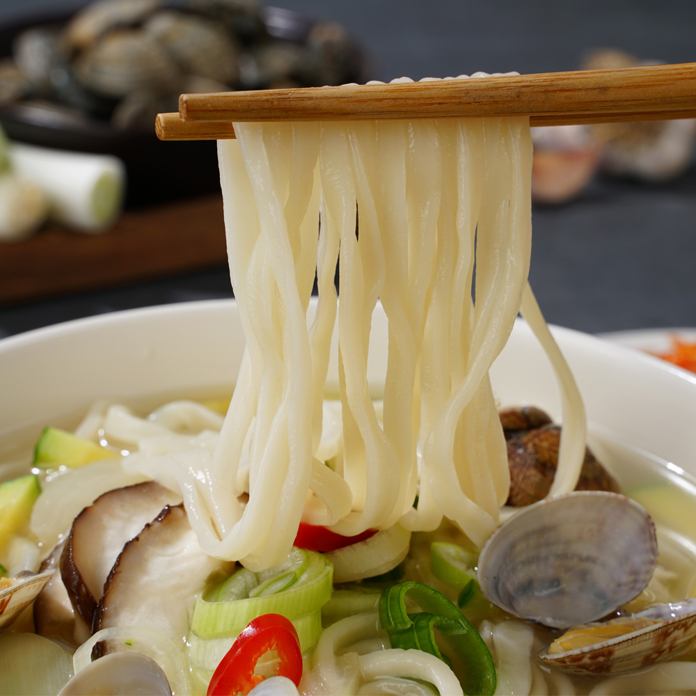 명동칼국수 사골육수 생면 칼국수 밀키트 5인분 세트 : 명동칼국수김치
