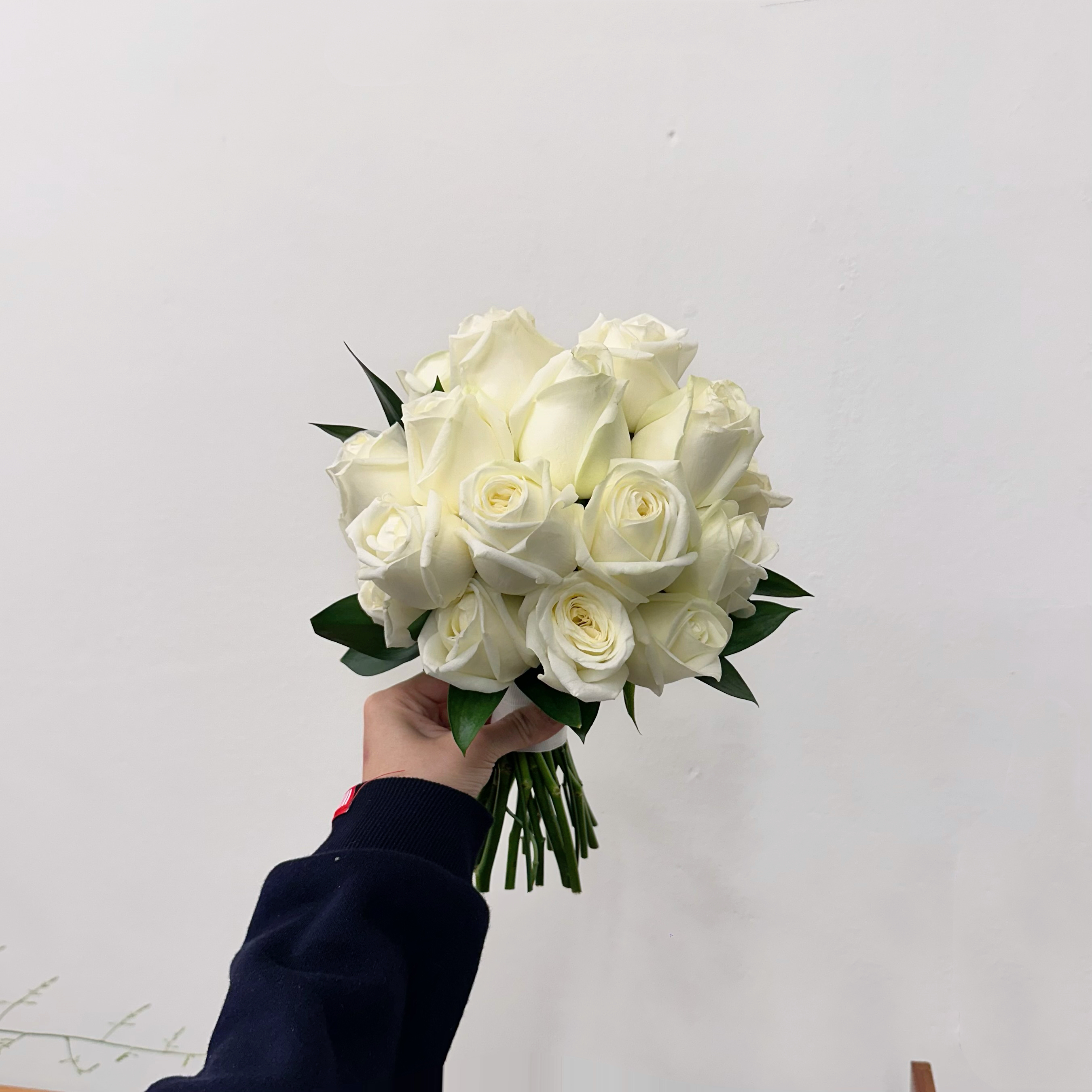 [봄,가을,겨울추천] 장미 부케 화이트 장미 그린  깔끔 웨딩 부케 : 웨딩부케 아뜰리에윤