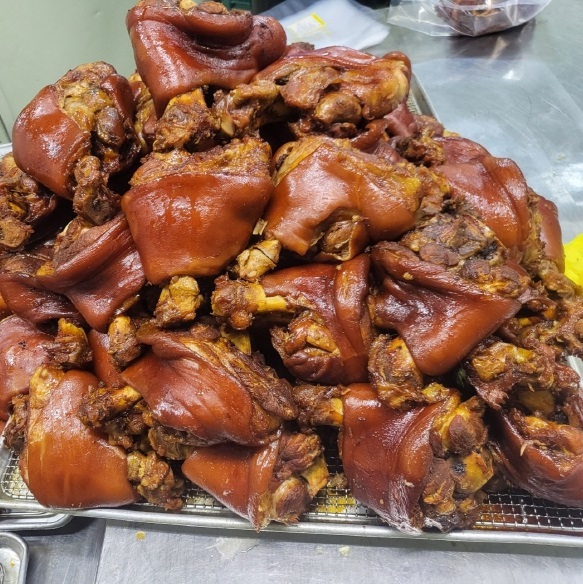 쫄깃한 대짜 왕족발 야식 캠핑 혼술 통족발 앞다리 전족 : 동네어부들