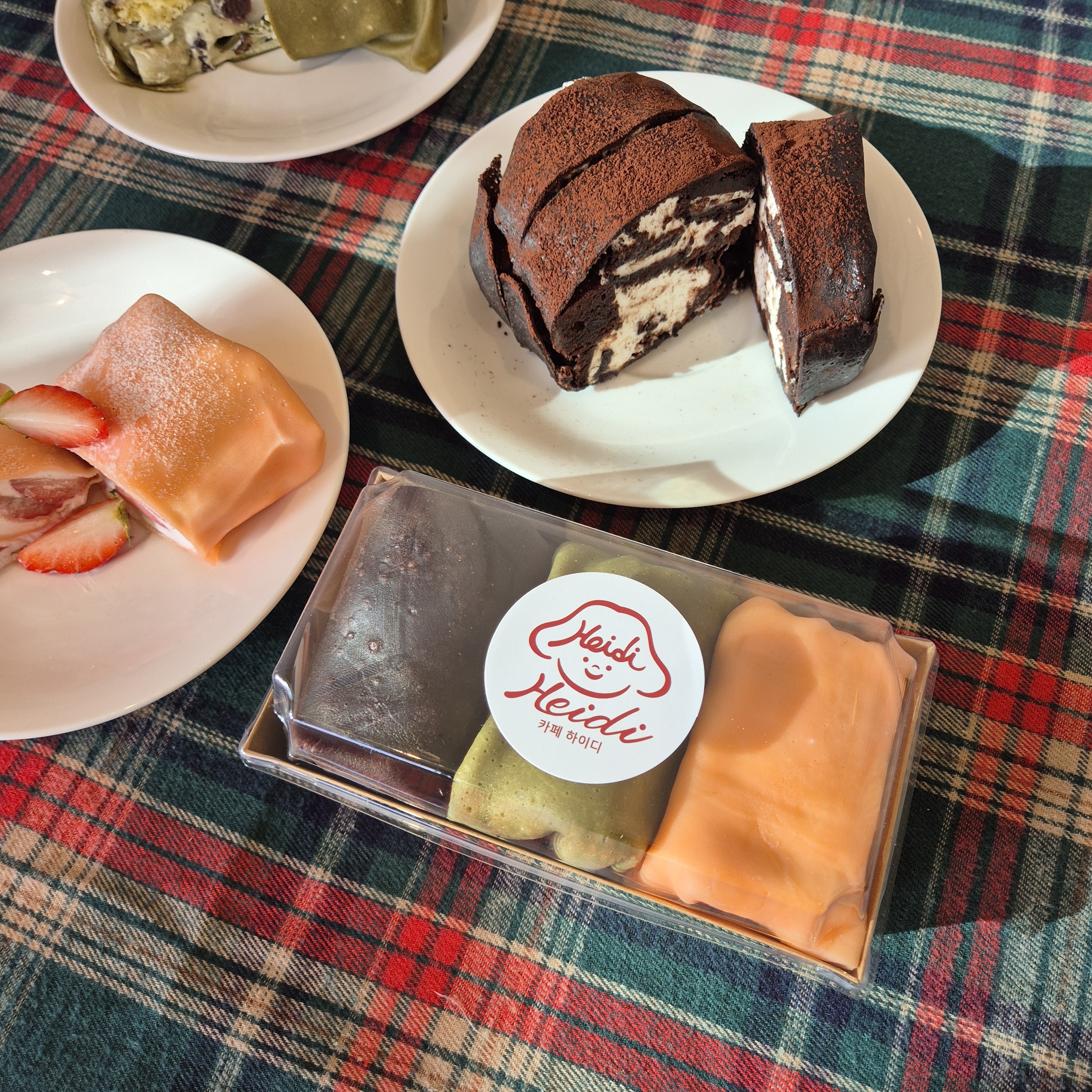 카페하이디 쇼콜라 수건케이크(마오쥔젤) : 카페 하이디