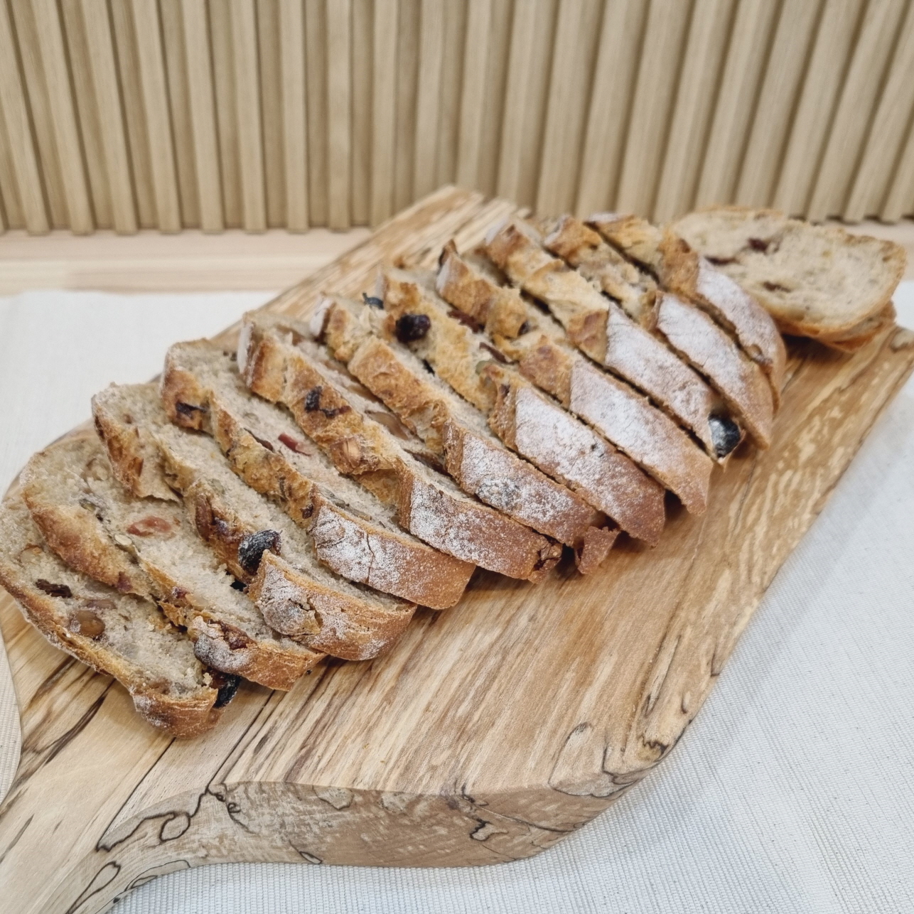 직접손질한 하루견과 통밀빵 깜빠뉴/비건 간단한아침식사 천연발효 건강빵 370g 이상 : 밥브레드 비건빵