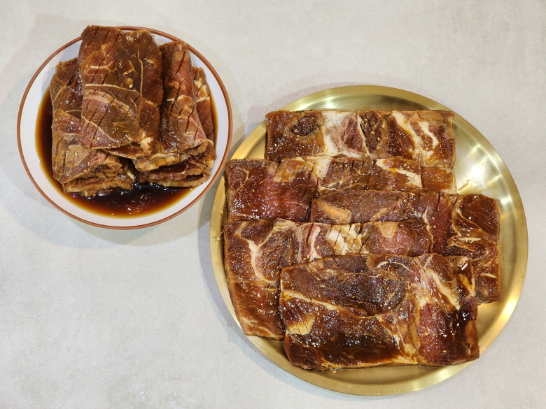 흑마늘진액으로 담은 뼈없는 양념 갈비 돈구이 돼지 왕구이 대용량 3.5kg 1팩 : 찬바다 - 신뢰와정직