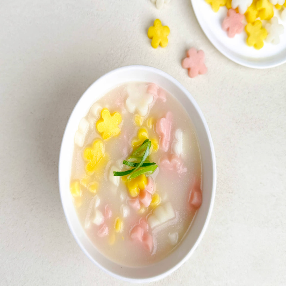 꽃떡국떡 국산쌀 꽃모양 무지개 오색 떡국 1kg : 돈뜨락