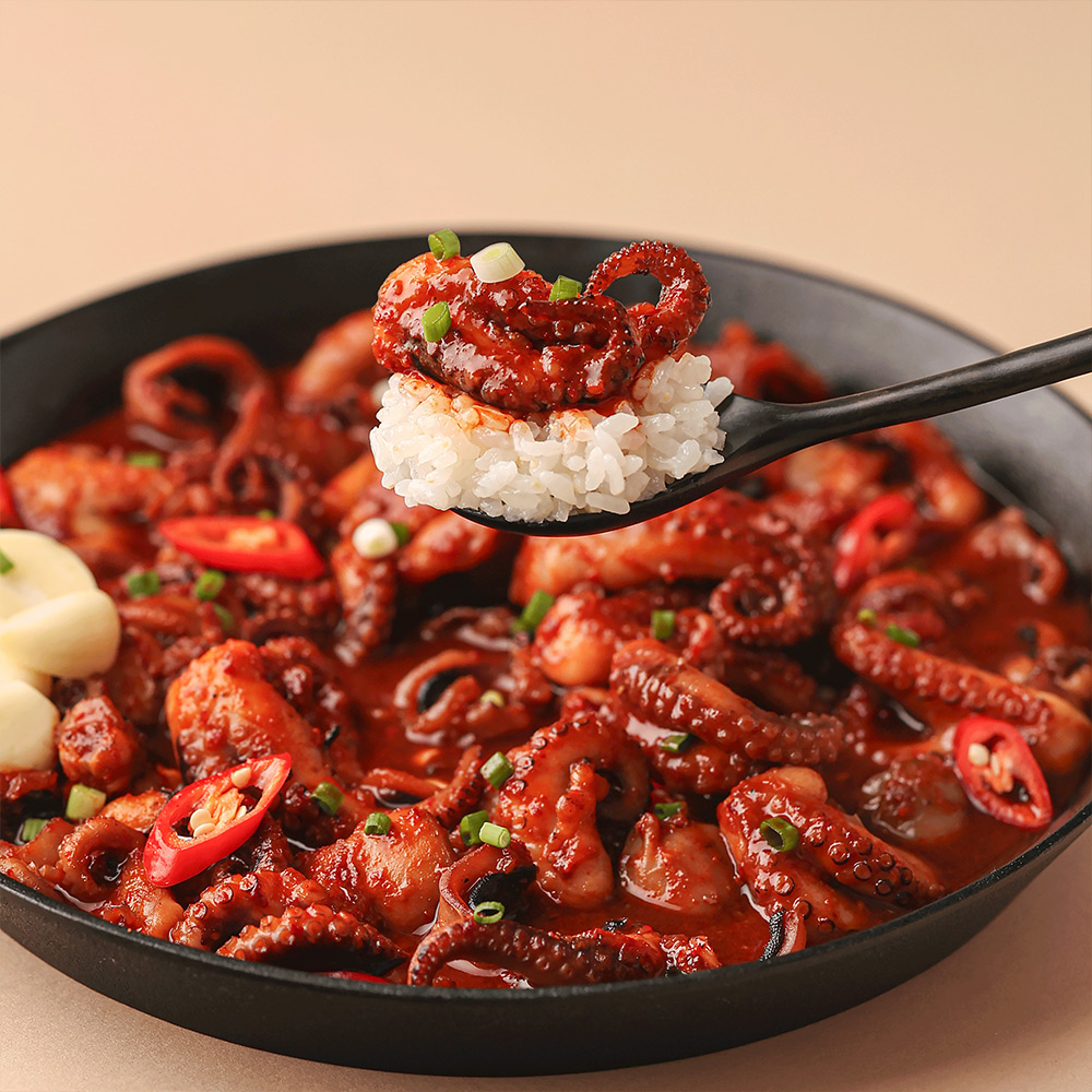 청춘불판 주꾸미볶음 300g 양념 쭈꾸미 볶음 밀키트 캠핑 혼술 안주 간편식 : 올드마스터