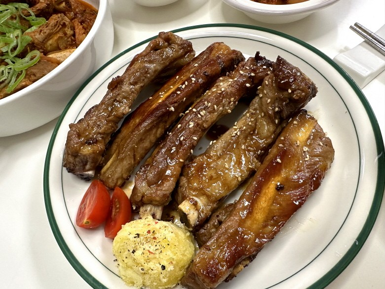 국내산 한돈 돼지 등갈비 근막 바베큐 쪽갈비 1kg 돼지립 갈비찜 감자탕 : 찬바다 - 신뢰와정직