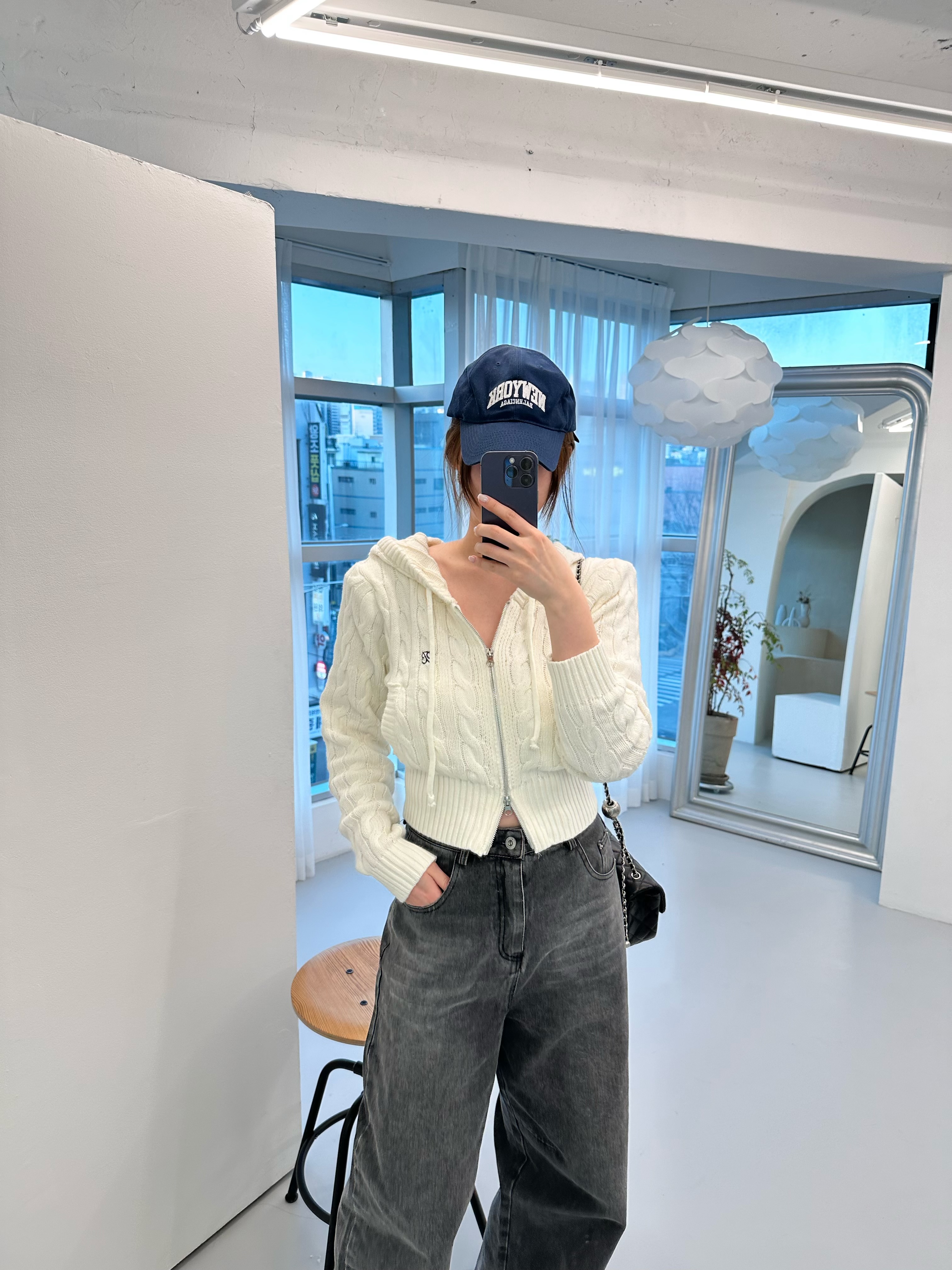 [어딕션바이나나] 아이보리 비비 케이블 꽈베기 자수 후드 집업 가디건 : 어딕션 바이 나나
