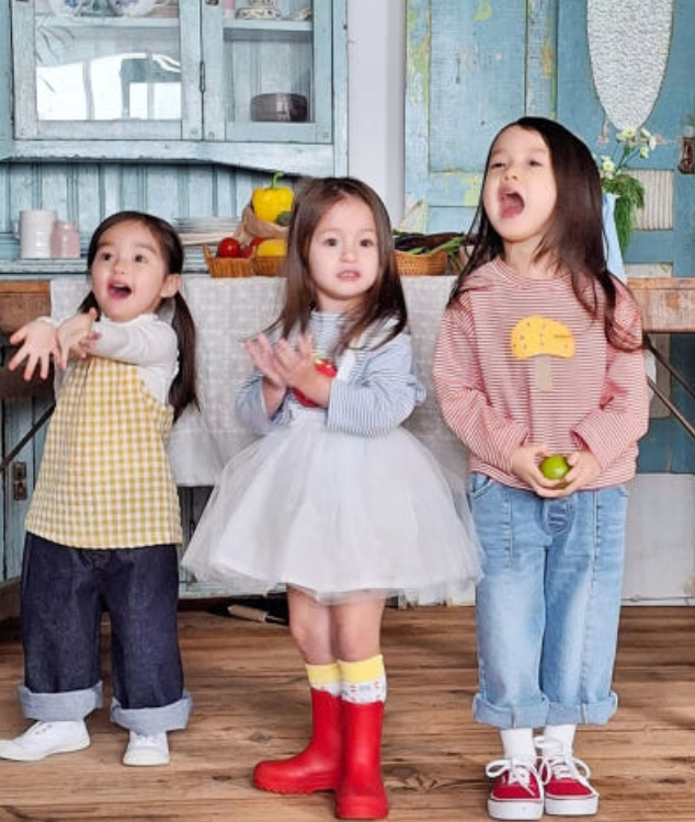 마르디엠버 잼잼 체크 뷔스티에 25봄 우트 남아 여아 키즈 아동복 레이어드 : 바닐라엠버