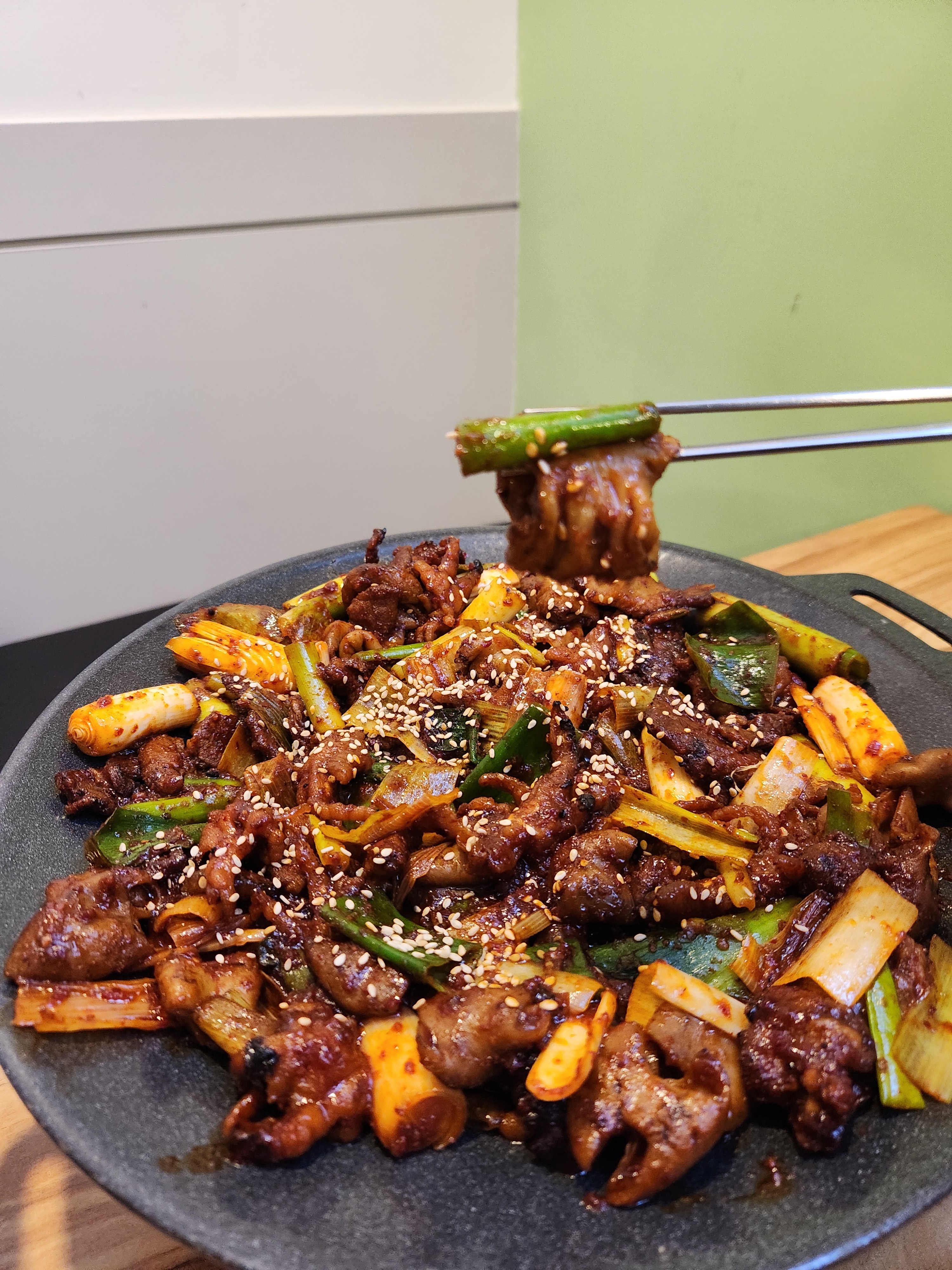 [캠핑밀키트 집들이음식/전국택배] 불꾸러기 연탄곱창구이 200g[원산지:국내산 돼지곱창] : 불꾸러기 직화곱창