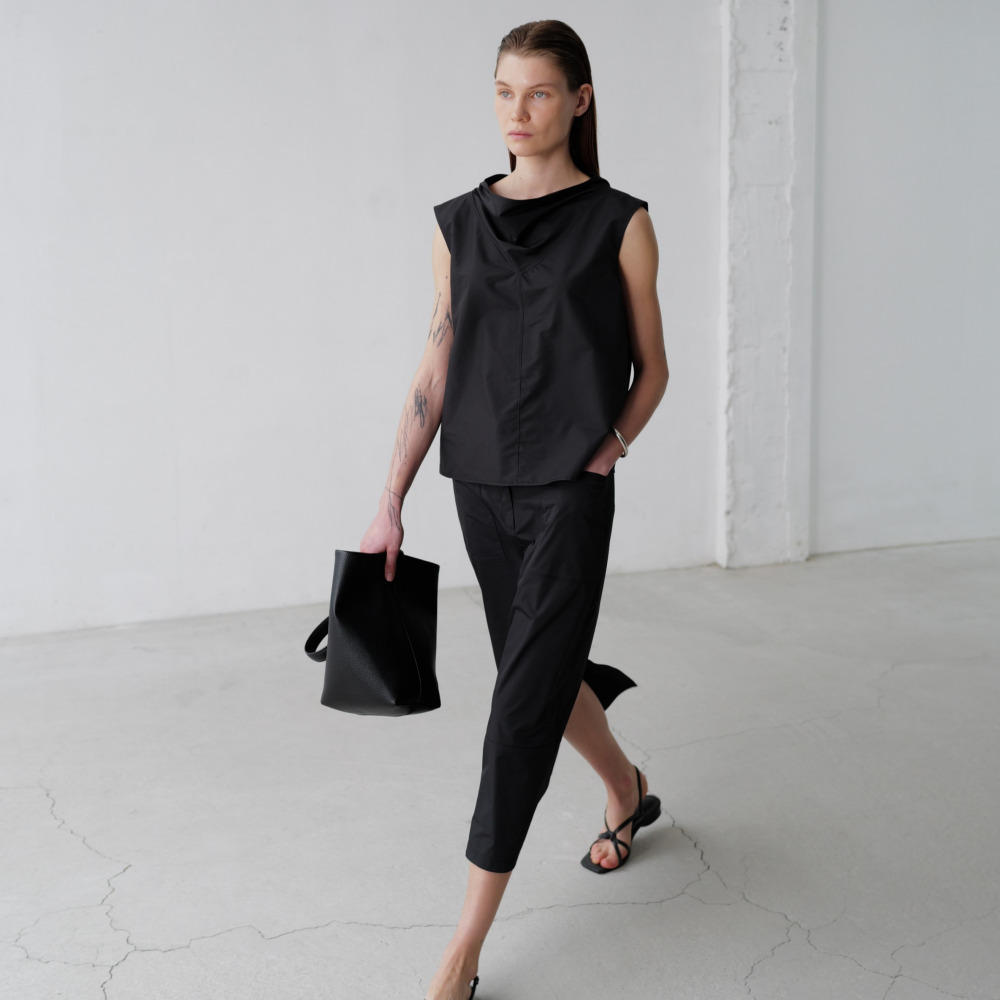 [로웨]Lightweight Cowl-neck Blouse - black : 로웨 ROWE