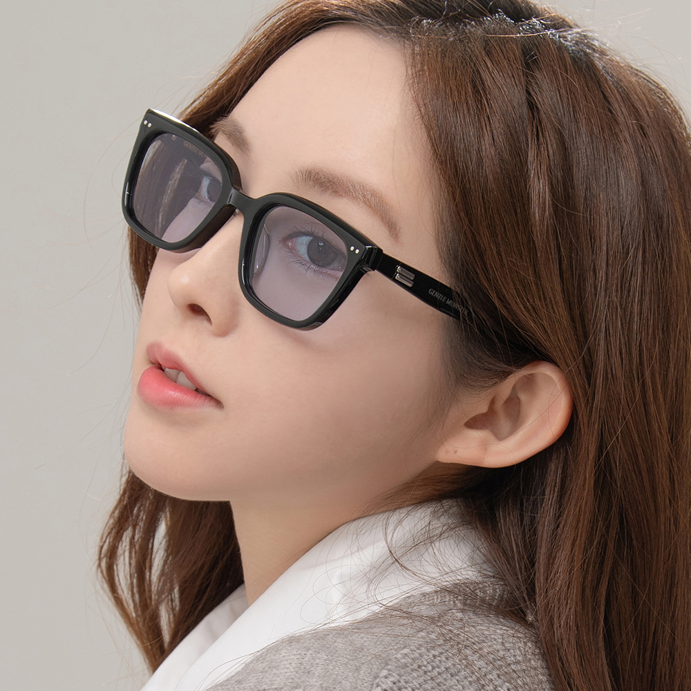 젠틀몬스터 선글라스 브리즈비 01(BL) 블랙 사각뿔테 데일리 블루틴트 BREEZEBE : GLASSCODE3927