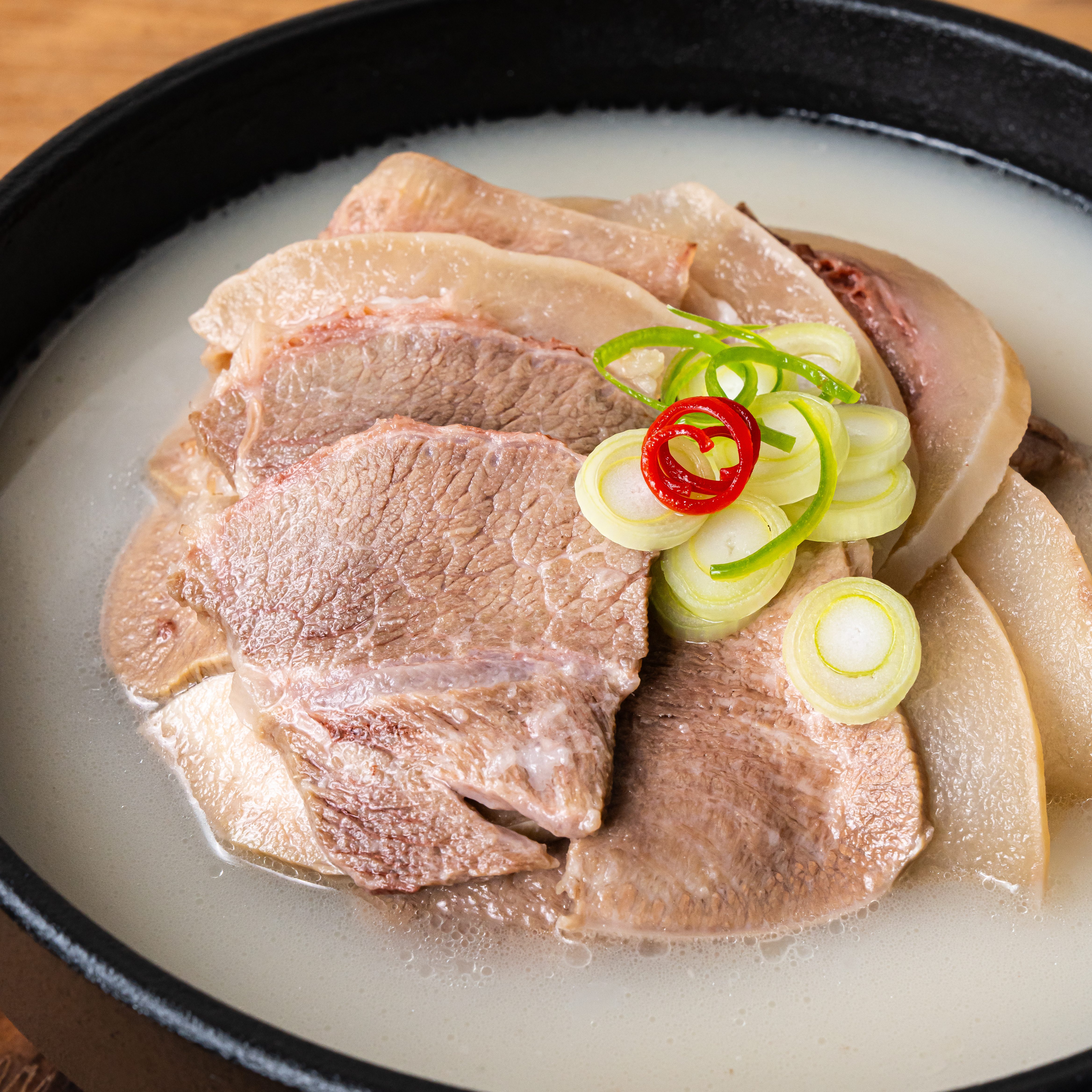 소머리곰탕 100% 국내산 한우 고기듬뿍 소머리국밥 550g : 오늘의돼지