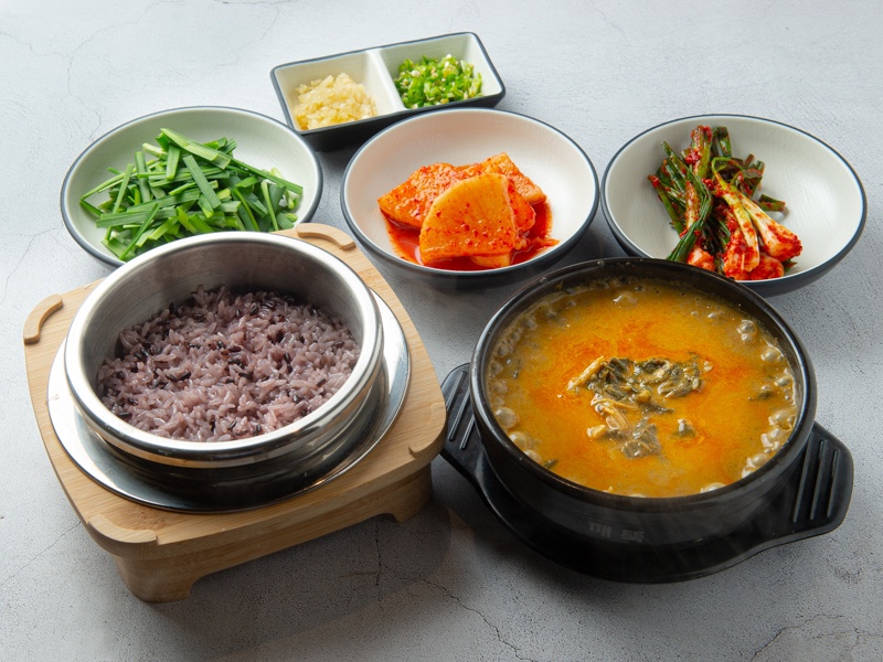 [2팩] 영등포 추어탕 맛집 황금순추어탕 1팩 900g(파김치포함) 부안미꾸라지/양구시래기 가득 : 황금순추어탕