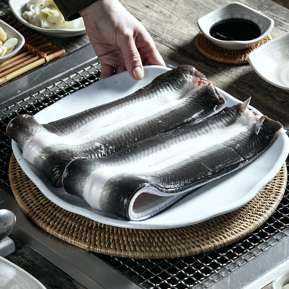 다온다 손질한 민물 장어 2마리 1.9kg(손질후 1.3kg 내외)장어 구이 캠핑 홈파티 : 다온다수산