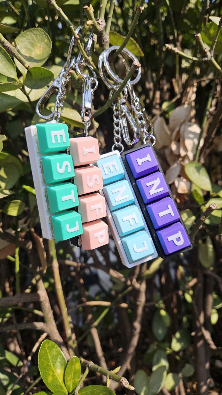 유니굿즈샵 MBTI 키캡 키링 굿즈 키보드 이니셜 주문제작 커플 우정 선물 딸깍이 키홀더 : 유니굿즈샵