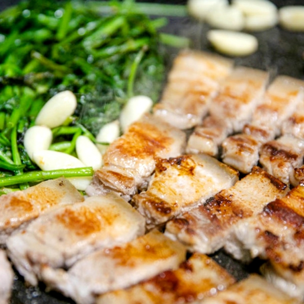 미나리삼겹살 한돈생삼겹살 600g 청도 맛집 밀키트 두꺼운 냉장, 1kg, 1개 : 와이즈펀펀
