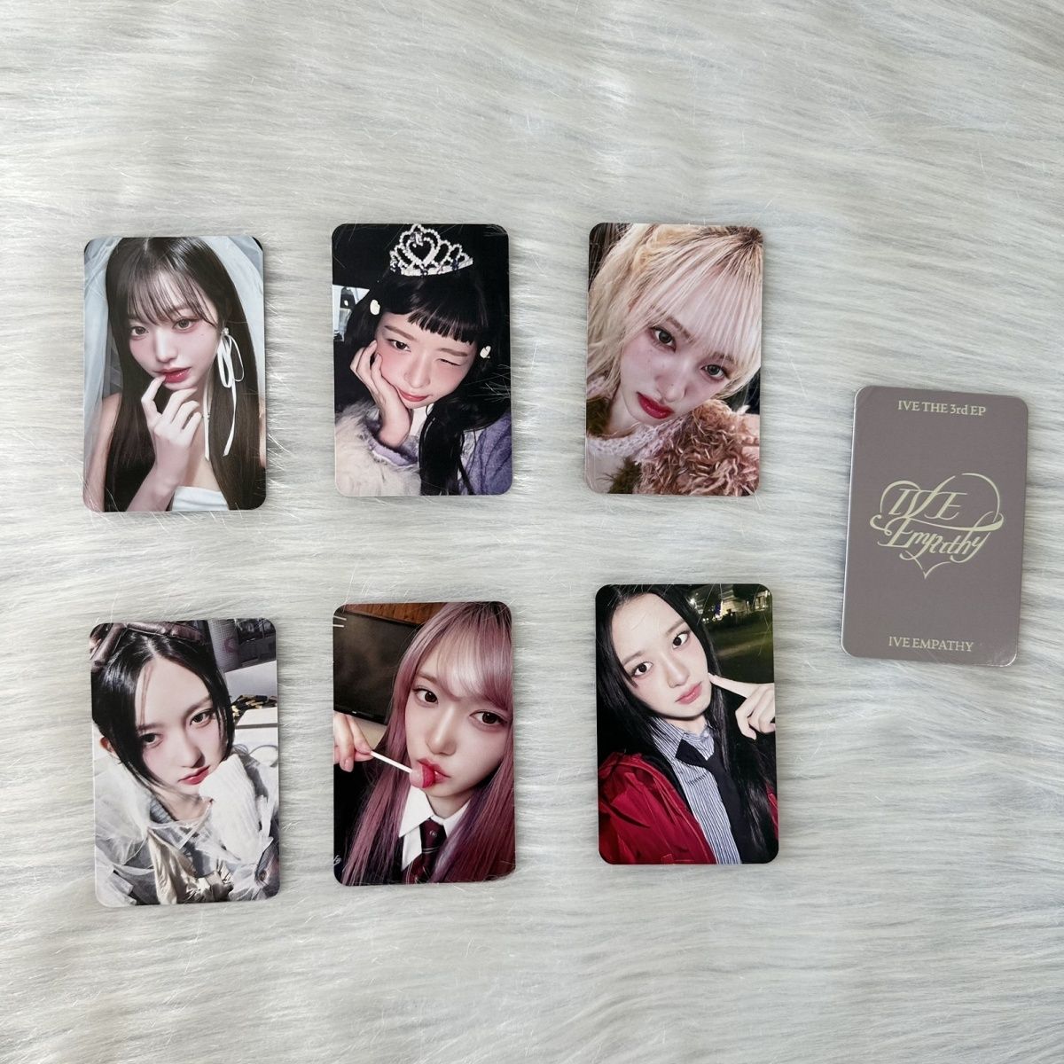 포카 사웨 럭드 폴라버전 포카 발렌타인 초콜릿 장원영 안유진 이서 리즈 레이 가을 굿즈 사운드웨이브 럭키드로우 포토카드 : 하우국제무역