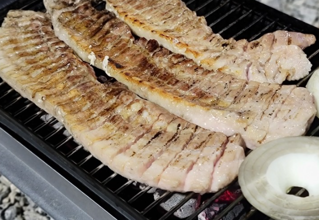 삼겹살 캠핑용 캠핑용고기 두메코 삼겹살 1kg 수입 냉동 : 고기먹기 좋은날