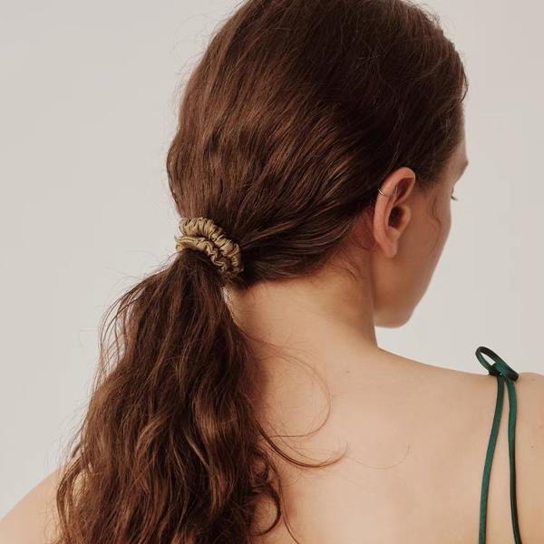 4PCS 100% 순수 멀 베리 실크 헤어 Scrunchies 실크 헤어 넥타이 Hairbands 포니 테일 홀더 솔리드 컬러 헤어 액세서리 22Momme : 로맨틱... 
