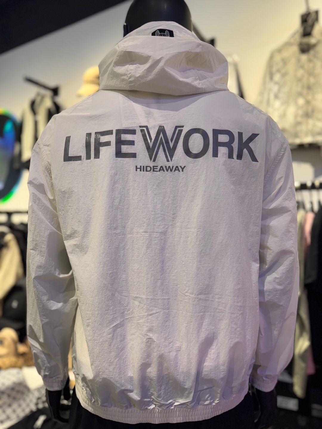 라이프워크 남녀공용 라이트 윈드 후드 자켓  LW242JP220 01 : 롯데 기흥점 라이프워크