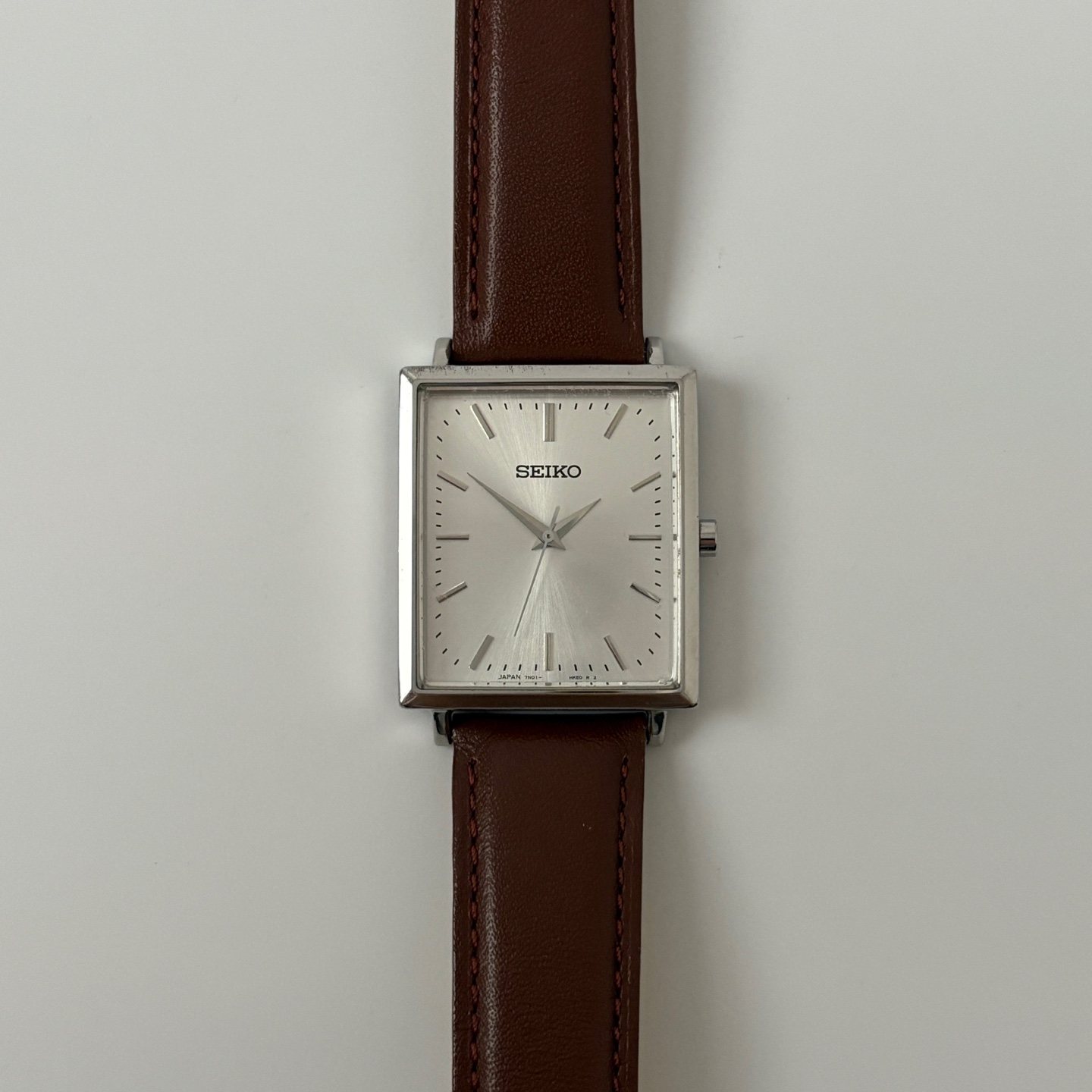 SEIKO - 00s silver square quartz : 유일무이빈티지