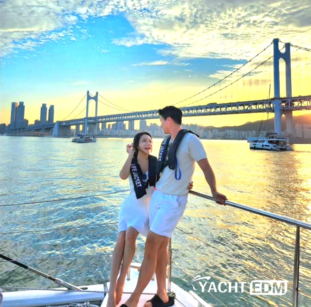 부산요트투어 해운대 광안리 더베이101 드론쇼 애견동반 해변 캡슐열차 프라이빗 당일예약 : 부산요트투어 이디엠