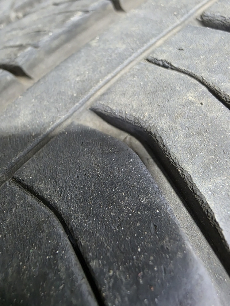 225 60 17 중고타이어 225/60R17 컨티넨탈 : 타이어체인지