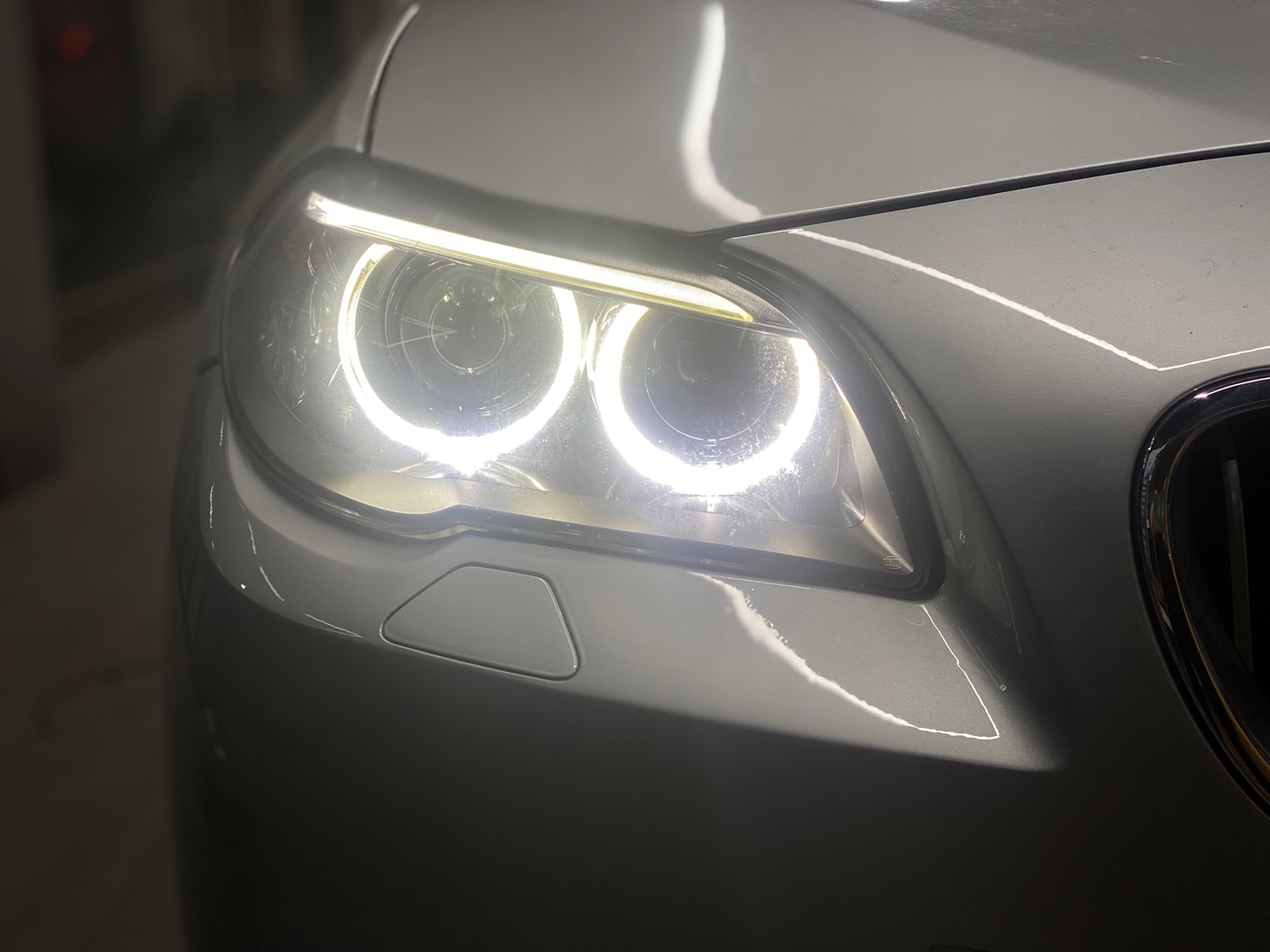 BMW 5시리즈 F바디/G바디 헤드라이트(엔젤아이) 황변현상 수리 : exLED