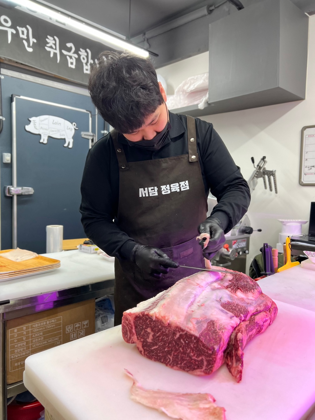 미경산 한우 등심 구이용 스테이크용 바베큐용 원료육덩어리 1+등급, 1kg, 1개 : 정직한고기 서담정육점