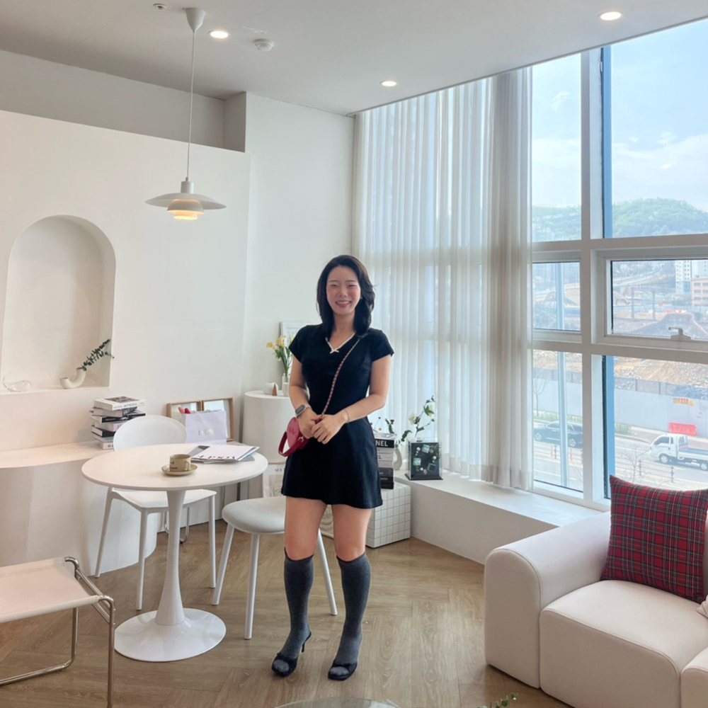 어반블룸 펀칭원피스 미니원피스 플라워패턴 블랙 그레이 화이트 프리사이즈 : 에이앤엠ANM