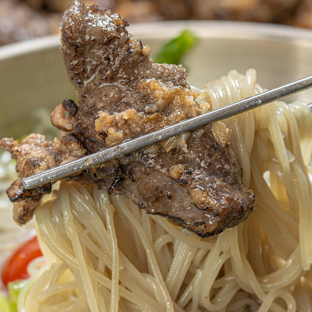 마늘 폭탄 맞은 소갈비살 600g : 닷근이네