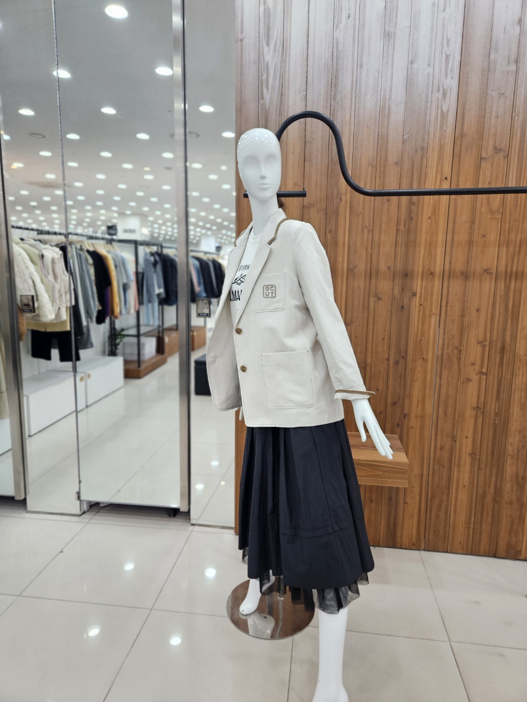 지컷 로고 포켓 기본자켓 7214210104 : 모다 대전 지컷