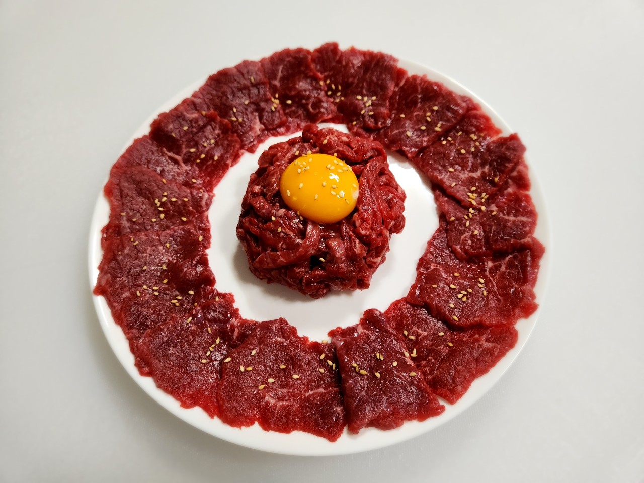 국내산 한우 육회 육사시미 혼합세트 투쁠 소고기 생고기 냉장 당일작업 200g 250g : 주니베리