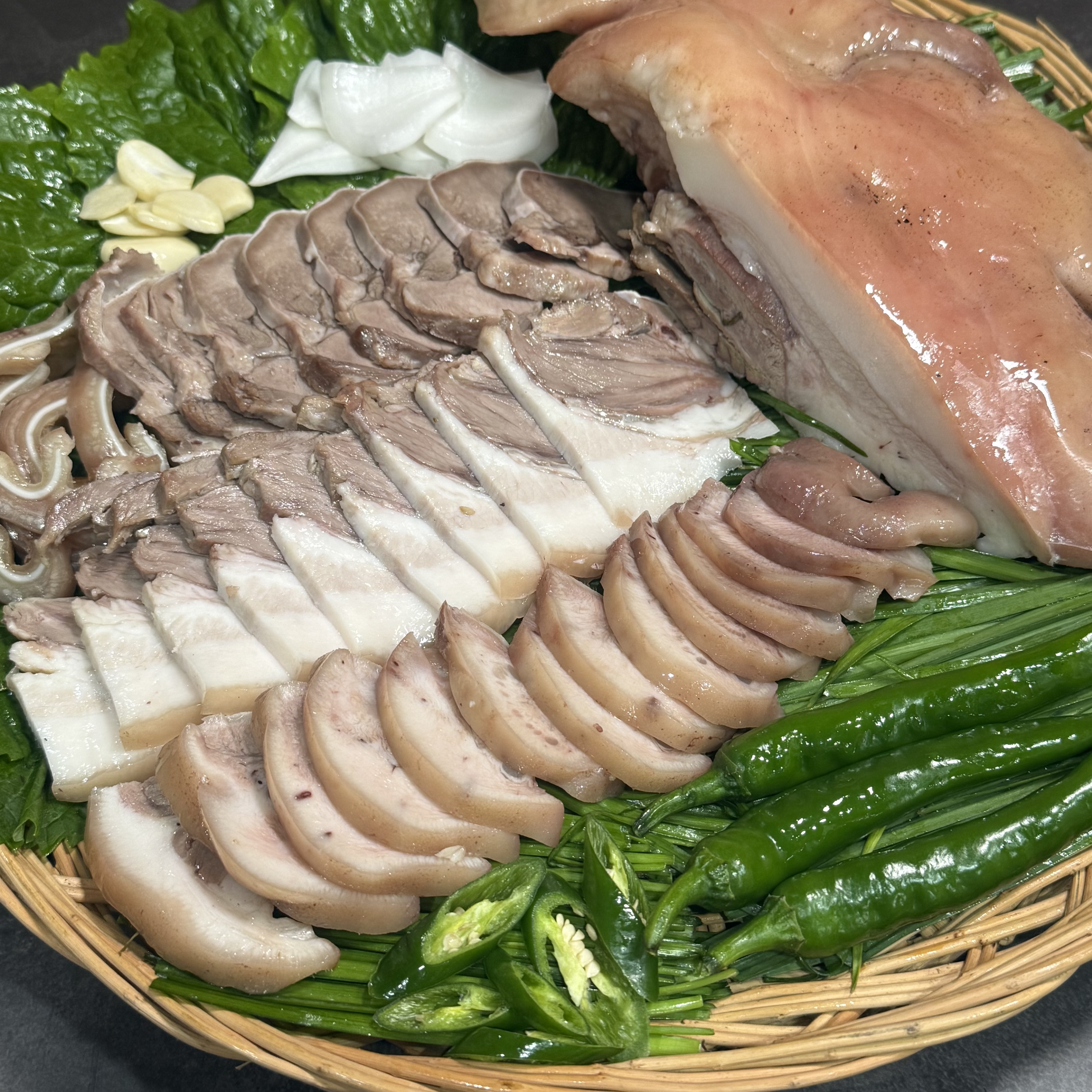 삶은돼지통머리 1.5kg 내외 돼지국밥 머릿고기 돈두 업소용 국밥재료 : 열정익스프레스
