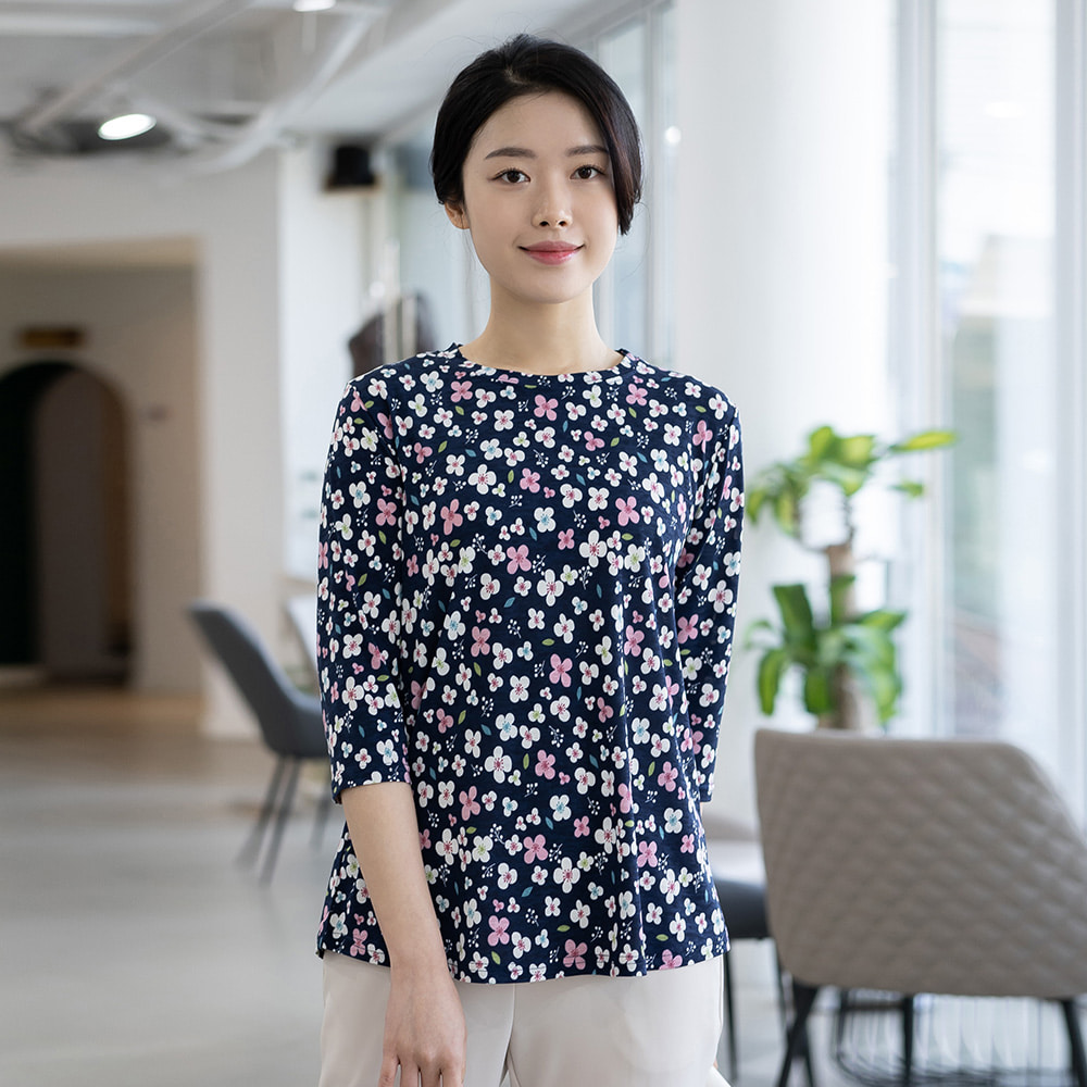 엄마옷 플라워 7부 라운드 티셔츠 TS302140 중년여성의류/50대/60대/마담/빅사이즈/할머니옷/40대/여성옷/미시옷 : 모슬린