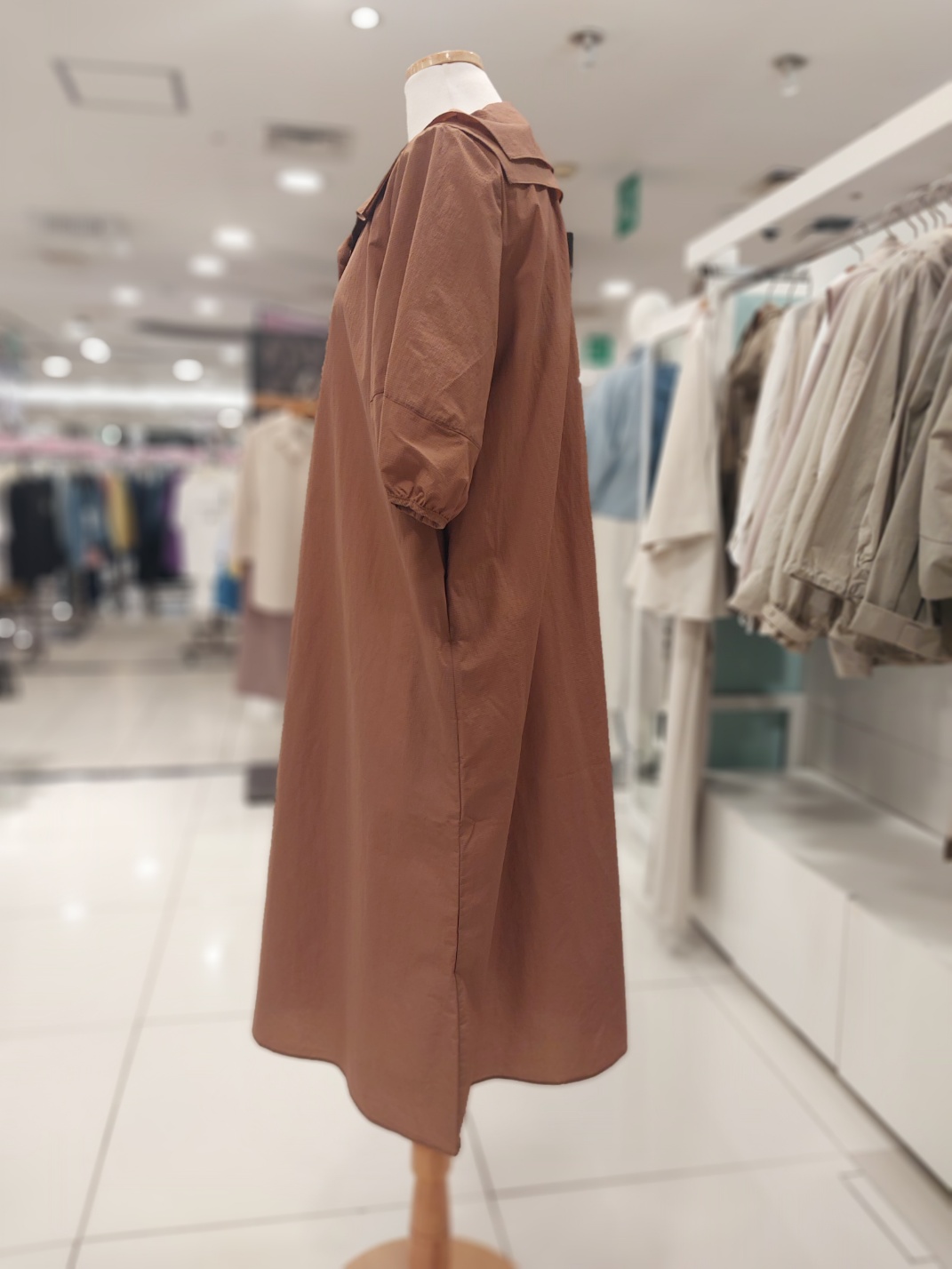 MOOW255G1 엠보경량세일러카라원피스 : 동아 수성점 모스코나
