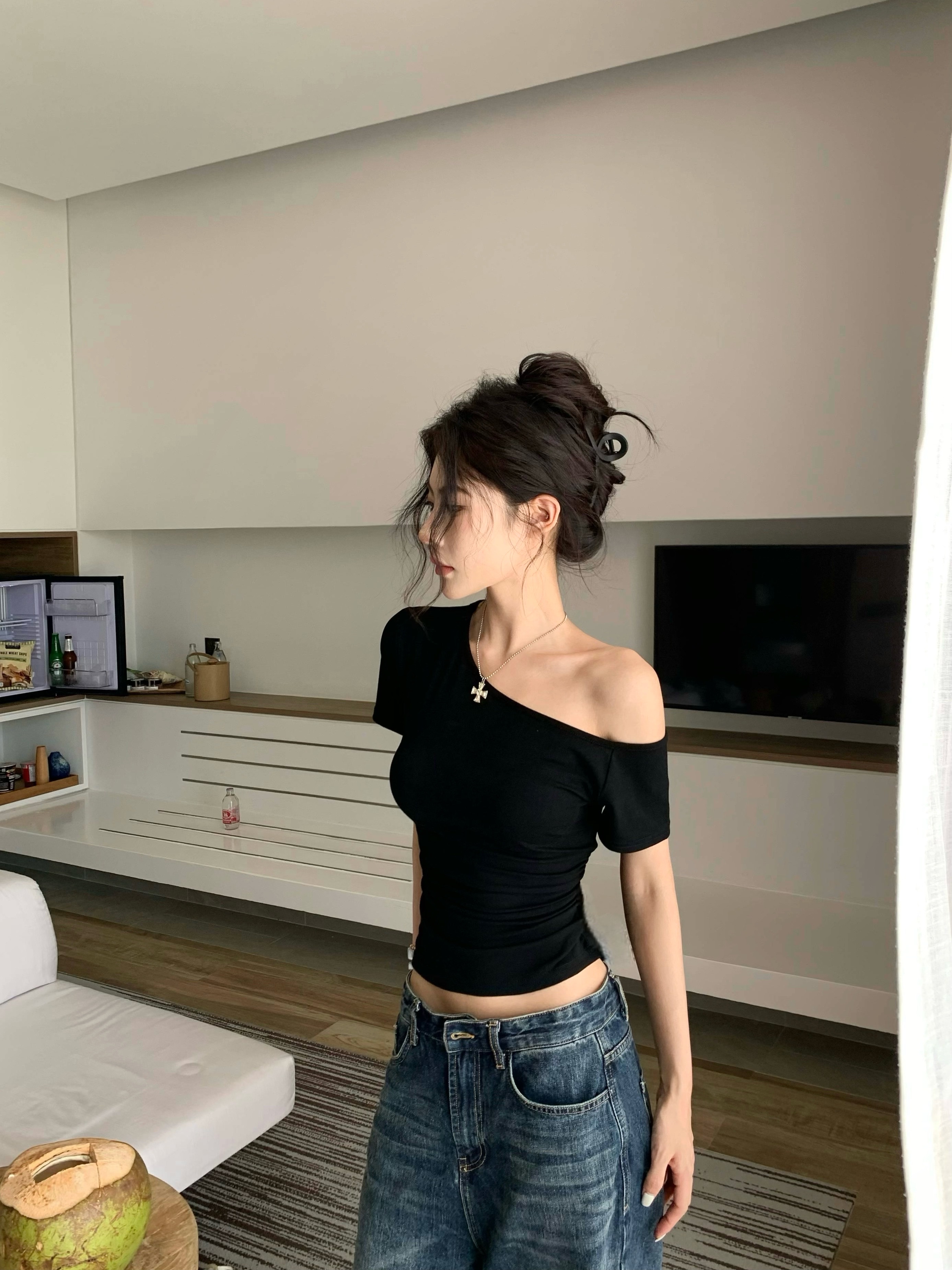 원숄더 언밸 슬림핏 반팔 티셔츠 양군스토어VWS268 : Yang-Gun Shop