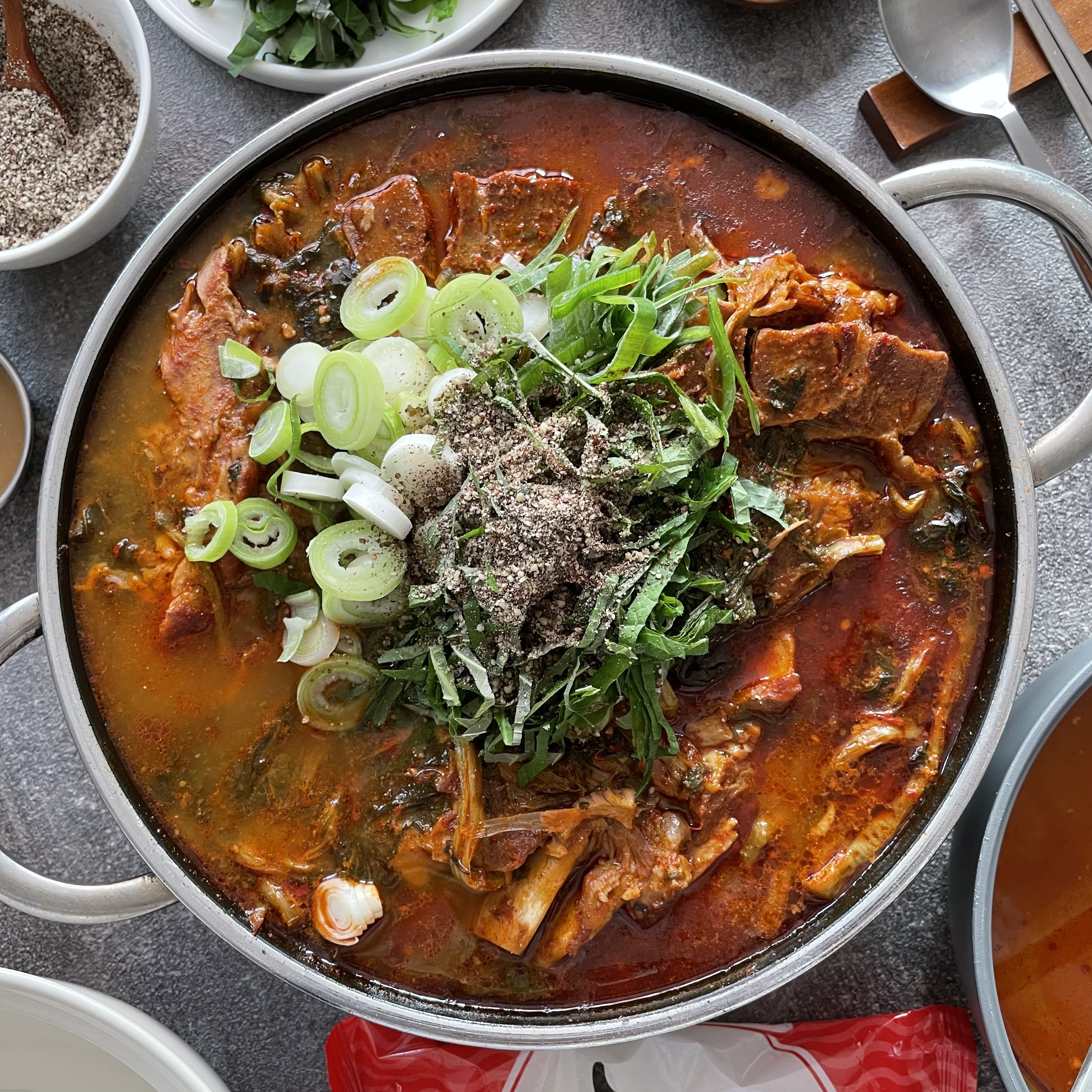 감자탕 뼈해장국 밀키트 100% 국내산 시래기 2~3인분 : 성수동클래식