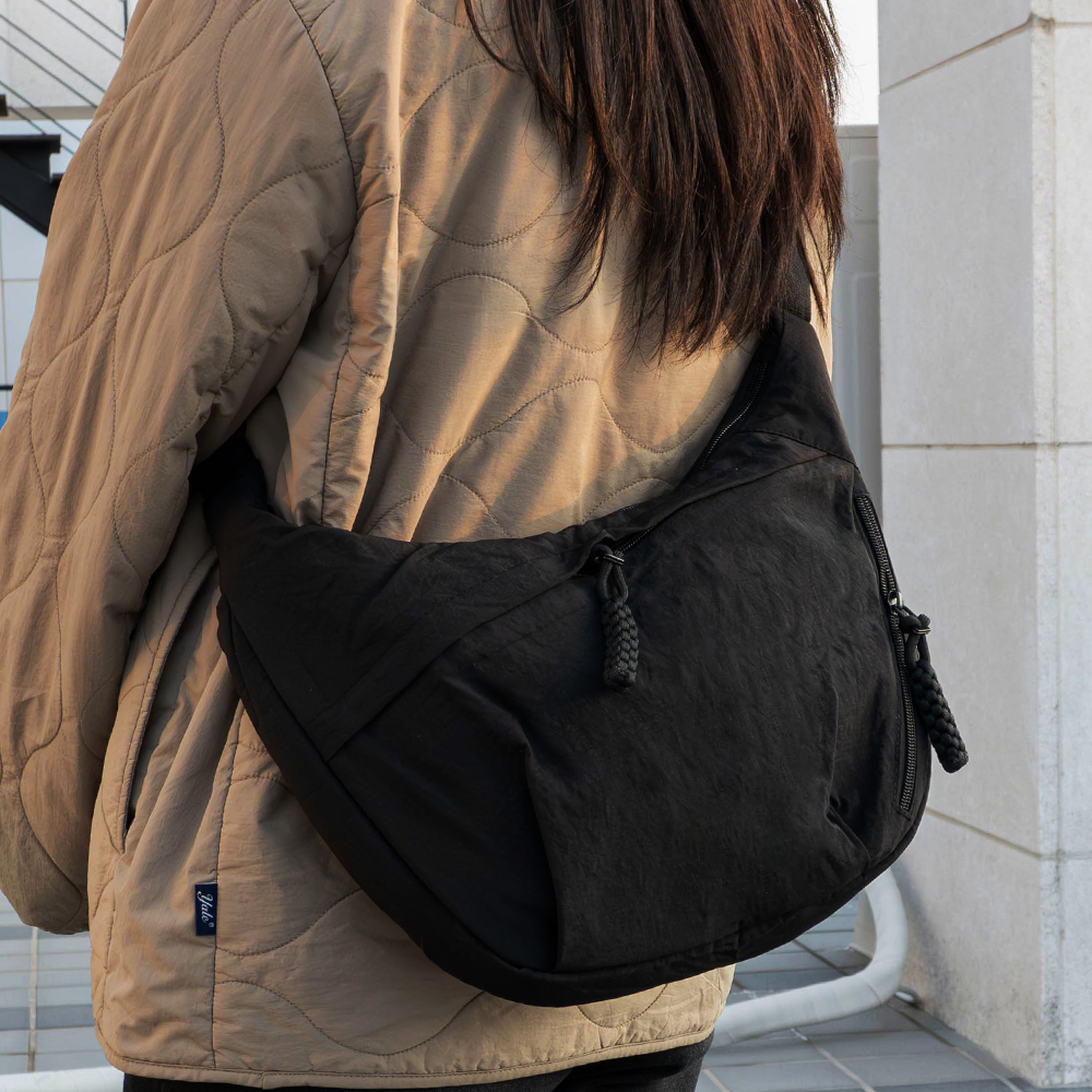 반달백 여행용 크로스백 데일리 나일론 크로와상 가방 : 궁금한공작소