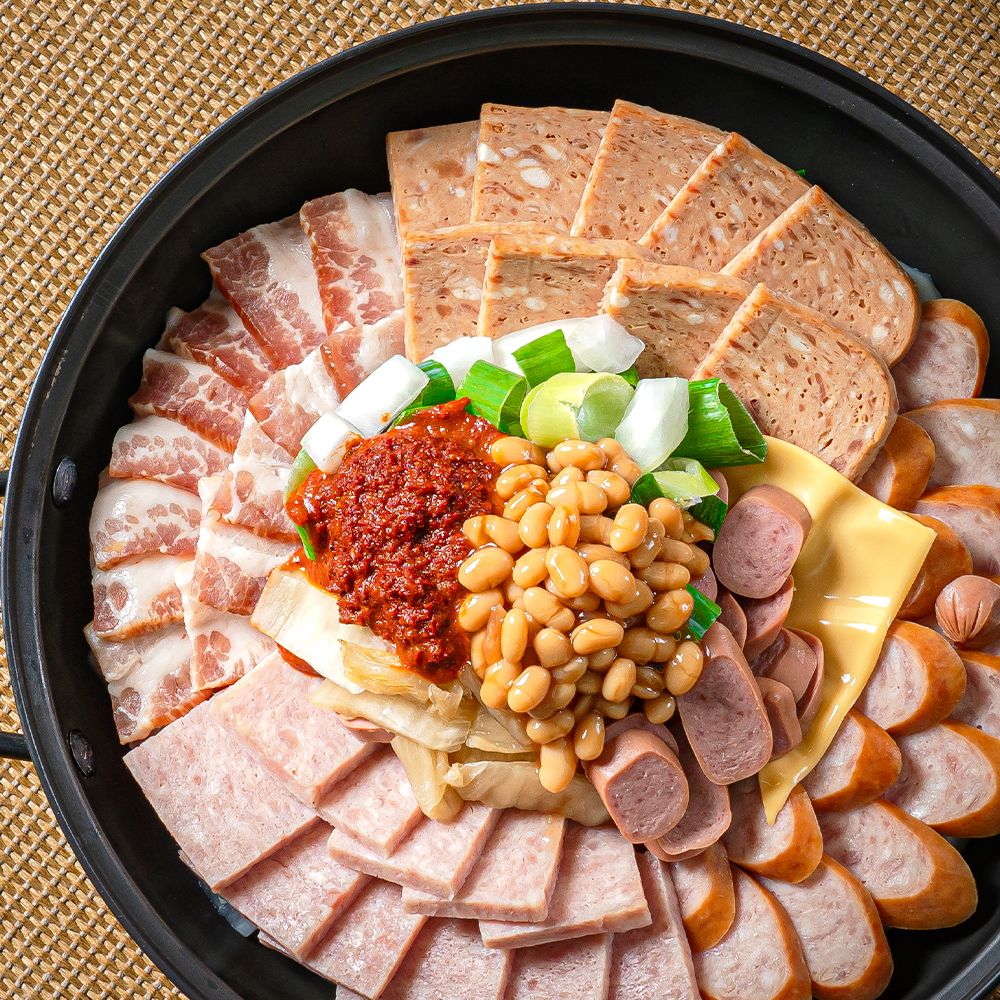 캠핑음식 요리 밀키트 햄 듬뿍 폭탄 부대찌개 : 백년밥상