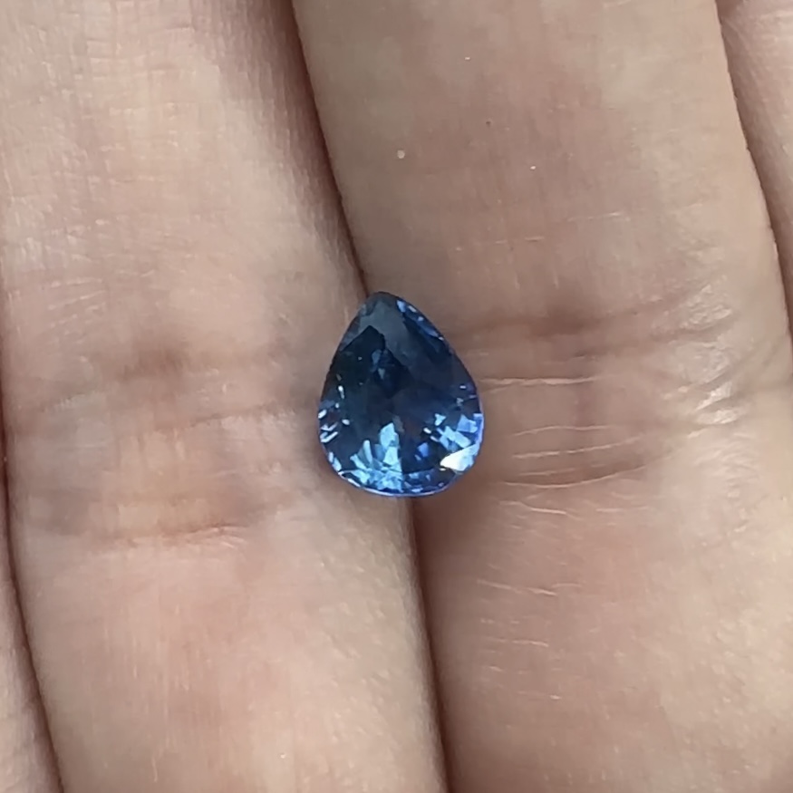 1.53ct 페어컷 블루 사파이어 : 별의조각 StarPiece