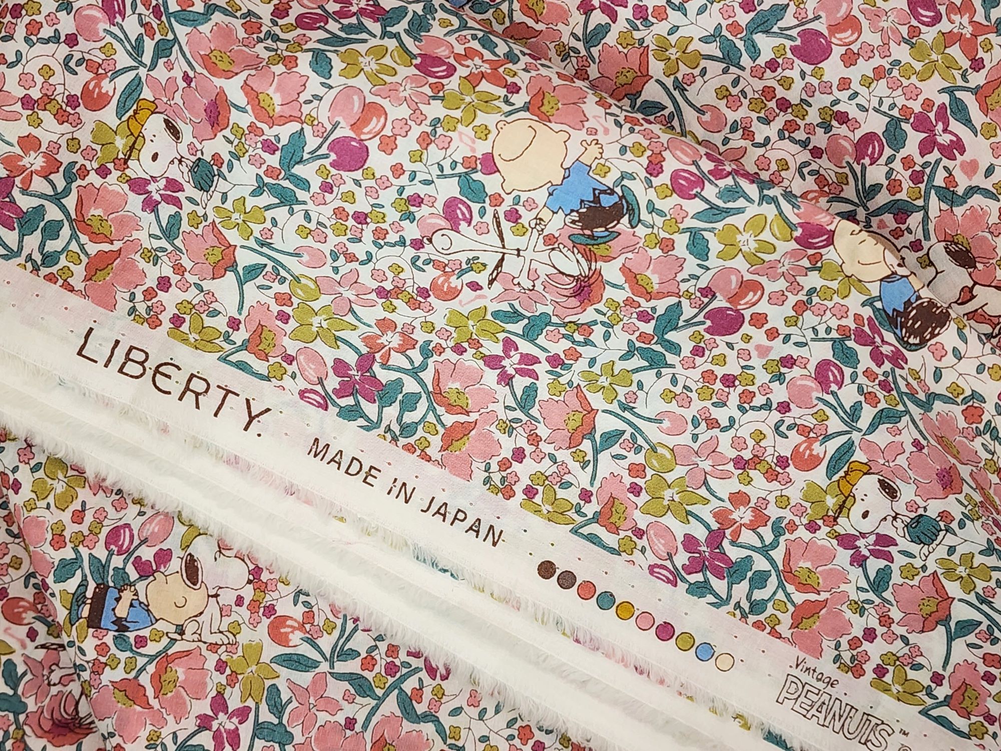 일본 리버티(Liberty) 원단 / 스누피 피넛츠 / 스누피 리버티 원단 / 찰리브라운 플라워즈 : 소잉두잉