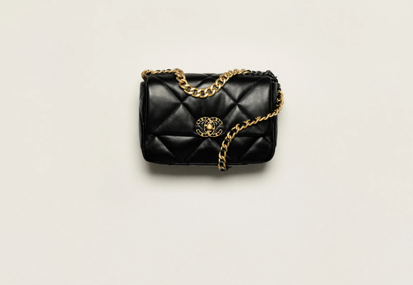 [샤넬] CHANEL 19 핸드백 : G. Aura