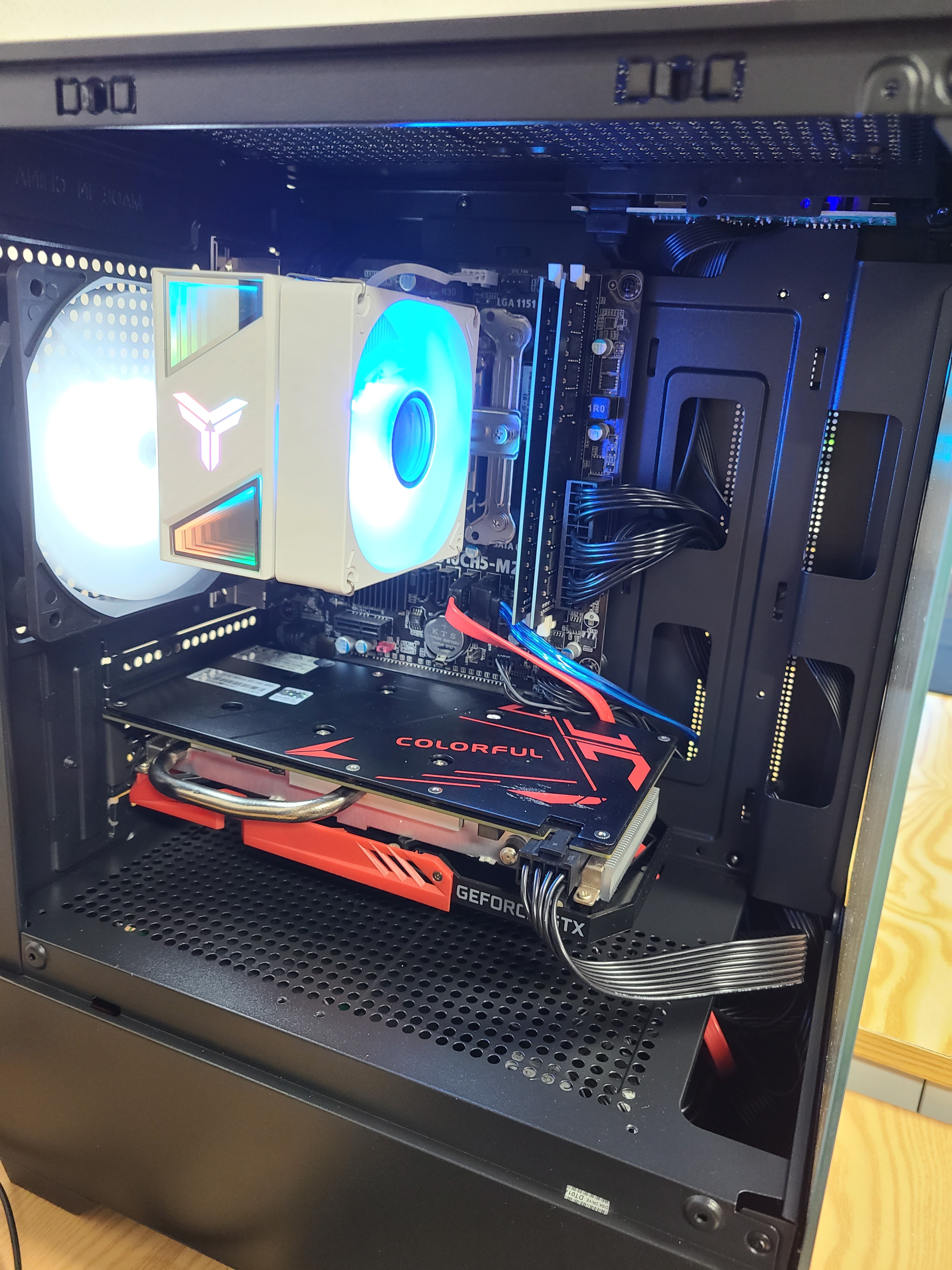 중고 조립 PC 팝니다(I5-9400F 메모리16GB GTX1660s : 후니 컴퓨터