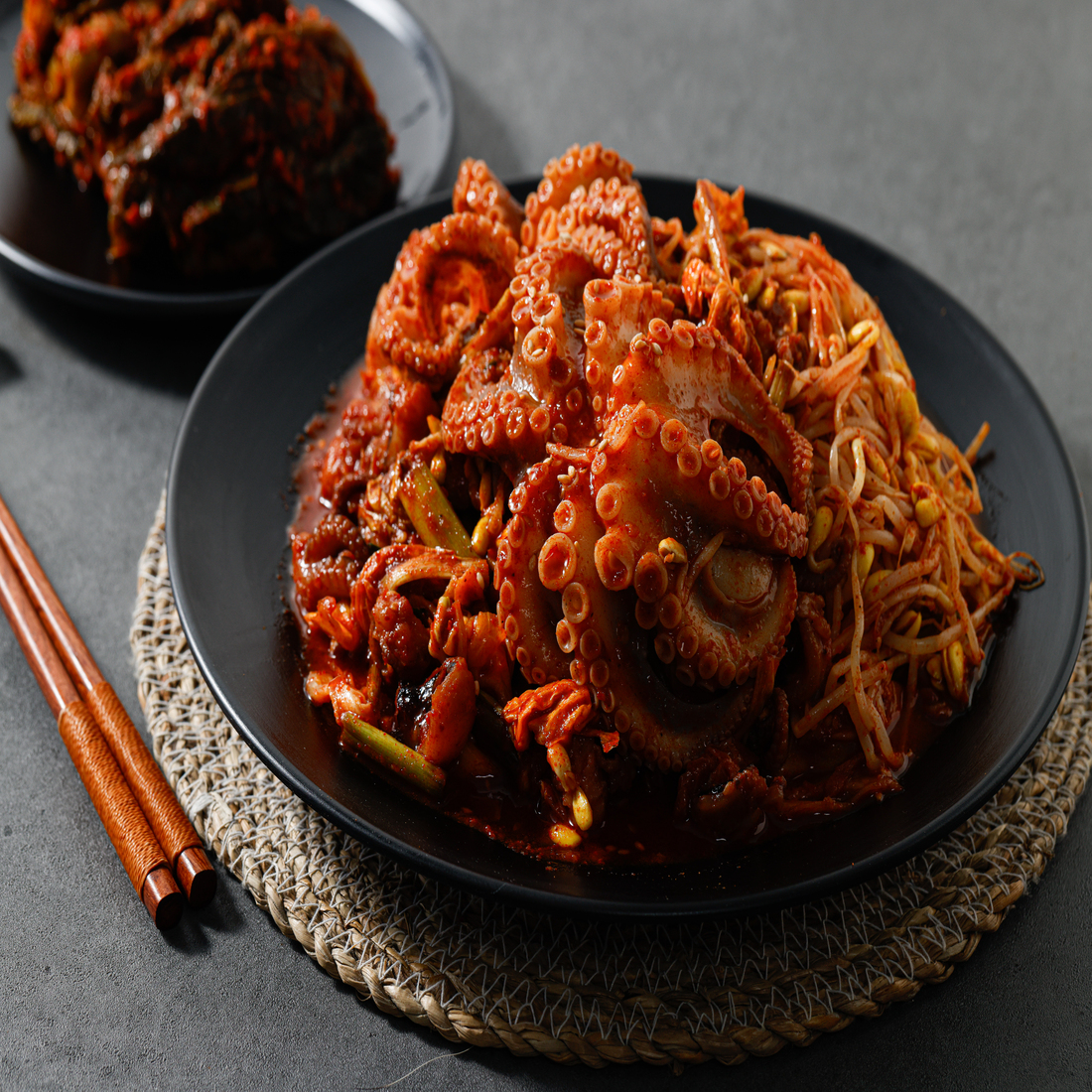 맛있게 매콤한 양념된 쭈꾸미 볶음 350g 켐핑 음식 밀키트 : 신선식탁.