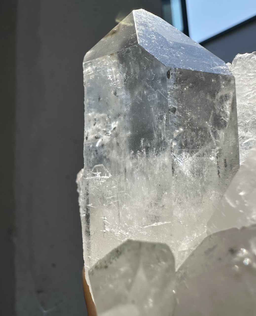 [엔젤스톤] 고요하며 신성한 빛의 기둥, 브라질 토마스 곤자가 백수정 클러스터  HEALING CRYSTAL 힐링 크리스탈 천연원석 : 엔젤스톤